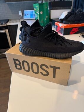 Adidas Yeezy Boost 350 V2 Triple Black Sneakers